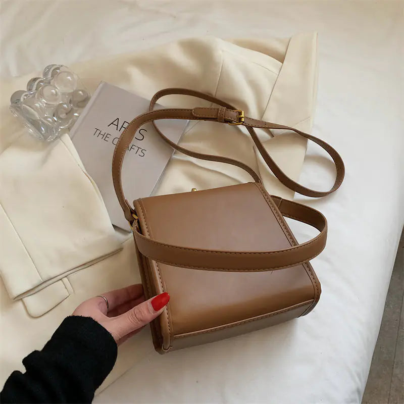 Retro Lady's Fashion Personality Bag