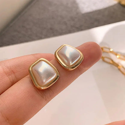 Chic Silver Pearl Geometric Earrings