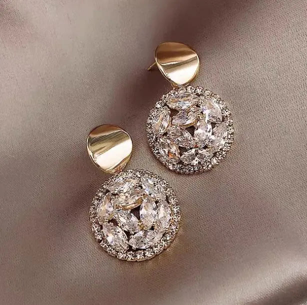 Chic Silver Pearl Geometric Earrings