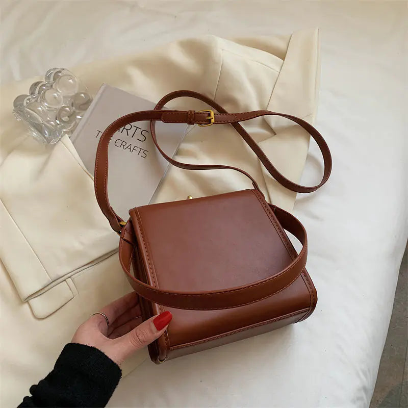 Retro Lady's Fashion Personality Bag