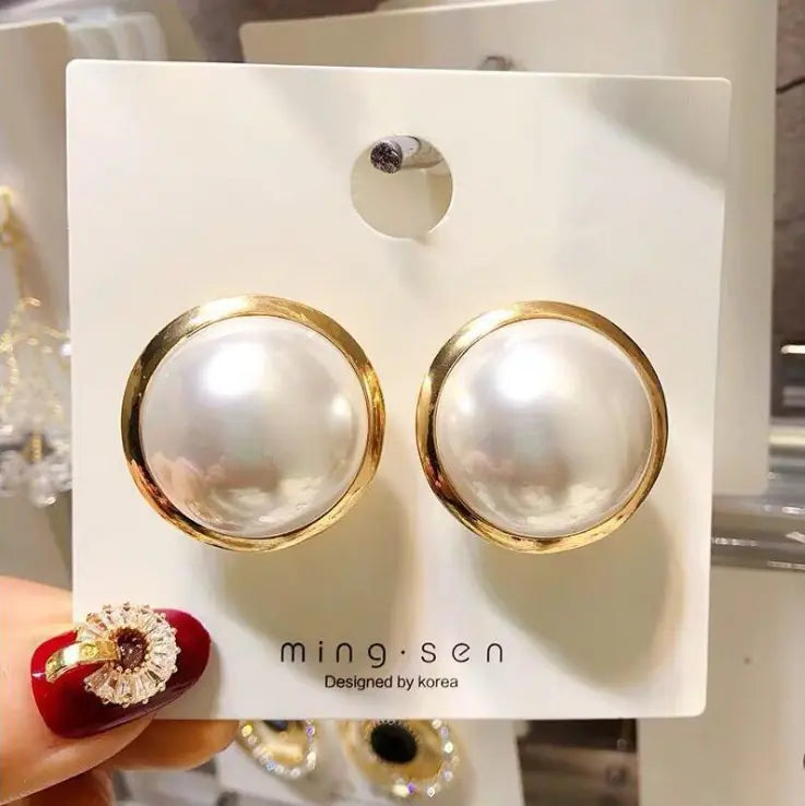 Chic Silver Pearl Geometric Earrings