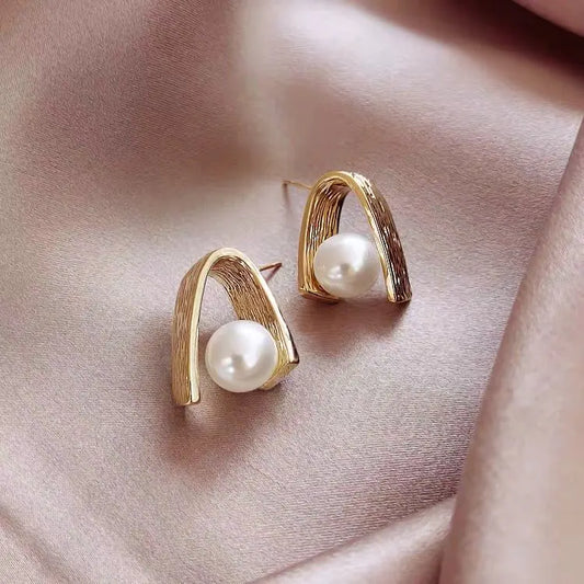 Silver Arc Pearl Minimalist Metal Earrings