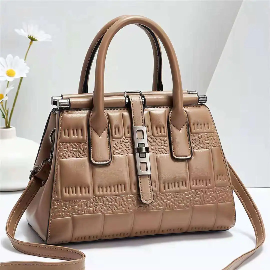 Trendy Handbags and Shoulder Bags for Ladies